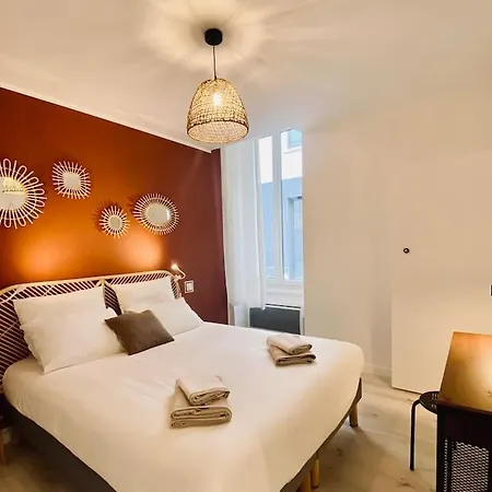 Апартаменты *villa Adelaide* Cocotier Виши